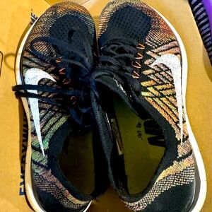 Nike bright orange accent Sneakers